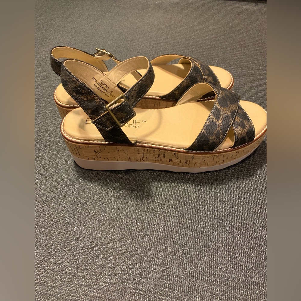 Corkys Boutique Fluffie Metallic Leopard Platform Sandals Size 10 - Picture 4 of 7
